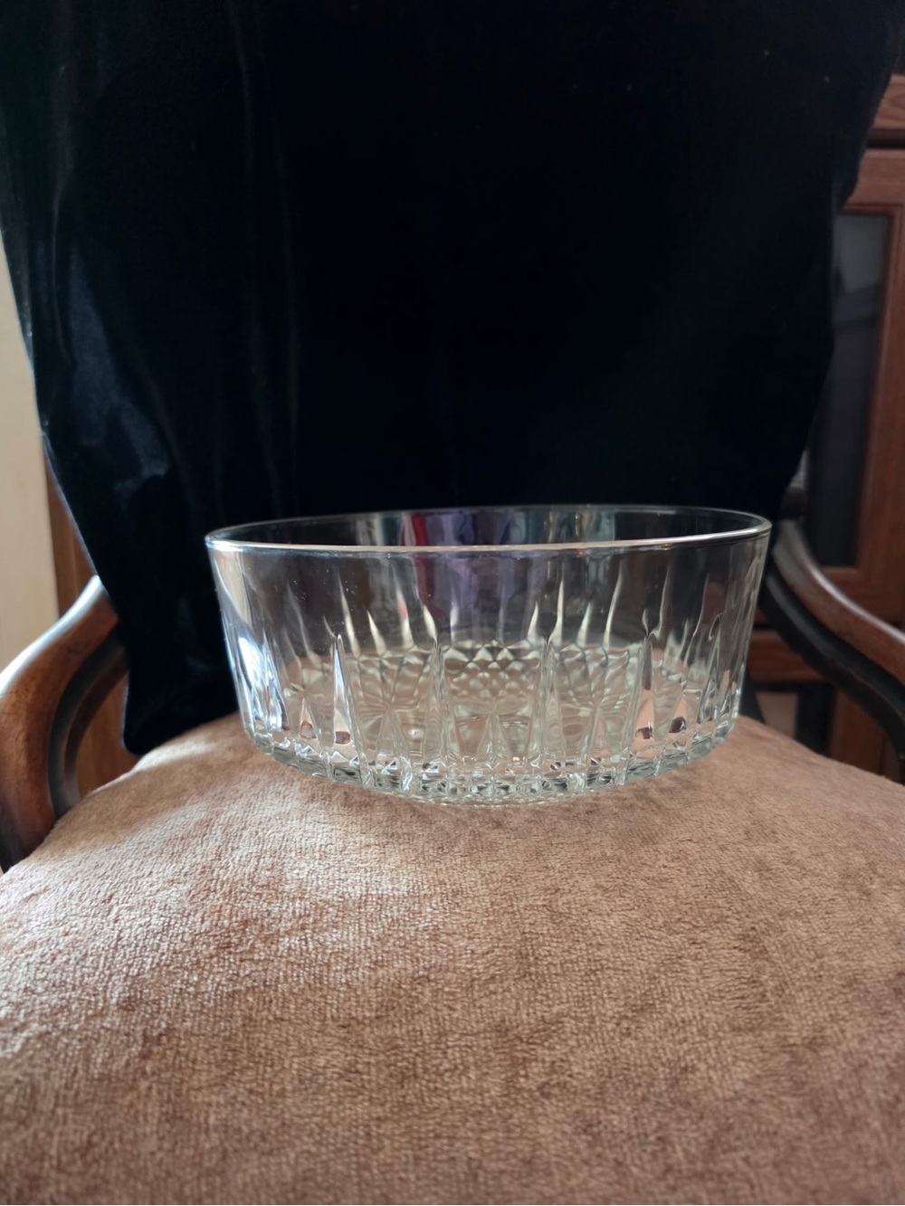 Clear Glass Serving Bowl - Classic Cut Pattern With Starburst Bottom